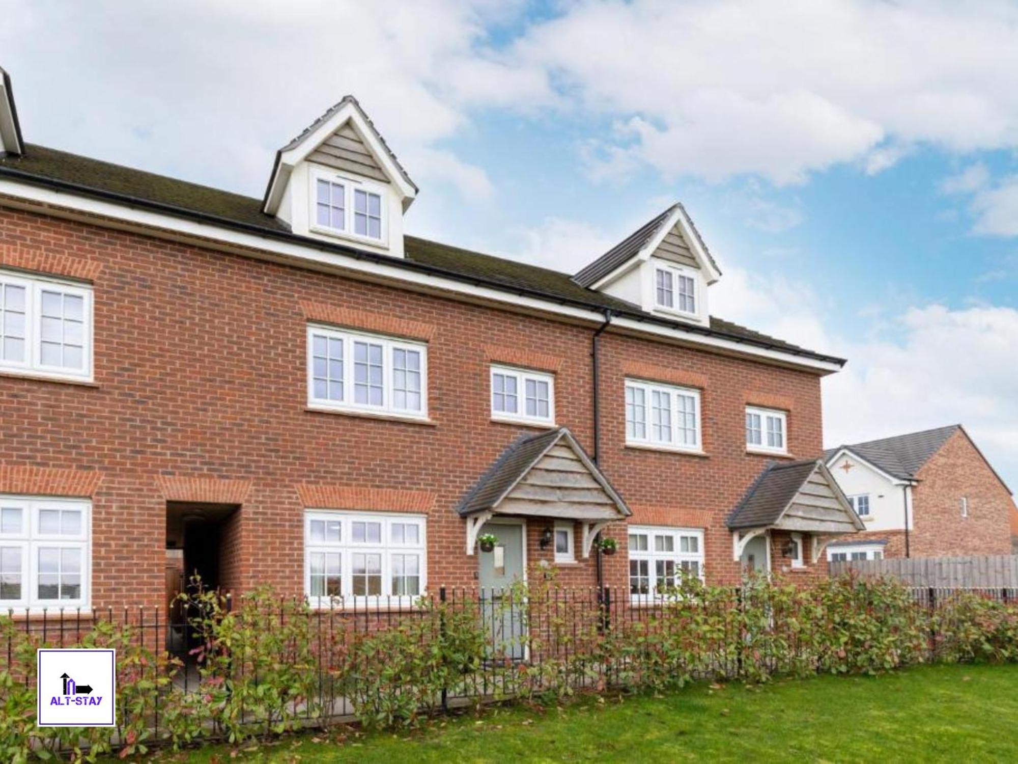 4 Bed 3 Bath - Kirkstall House By Alt-Stay Accommodation - Ideal For Contractors & Remote Workers - Long Stays Welcome 웨이크필드 외부 사진