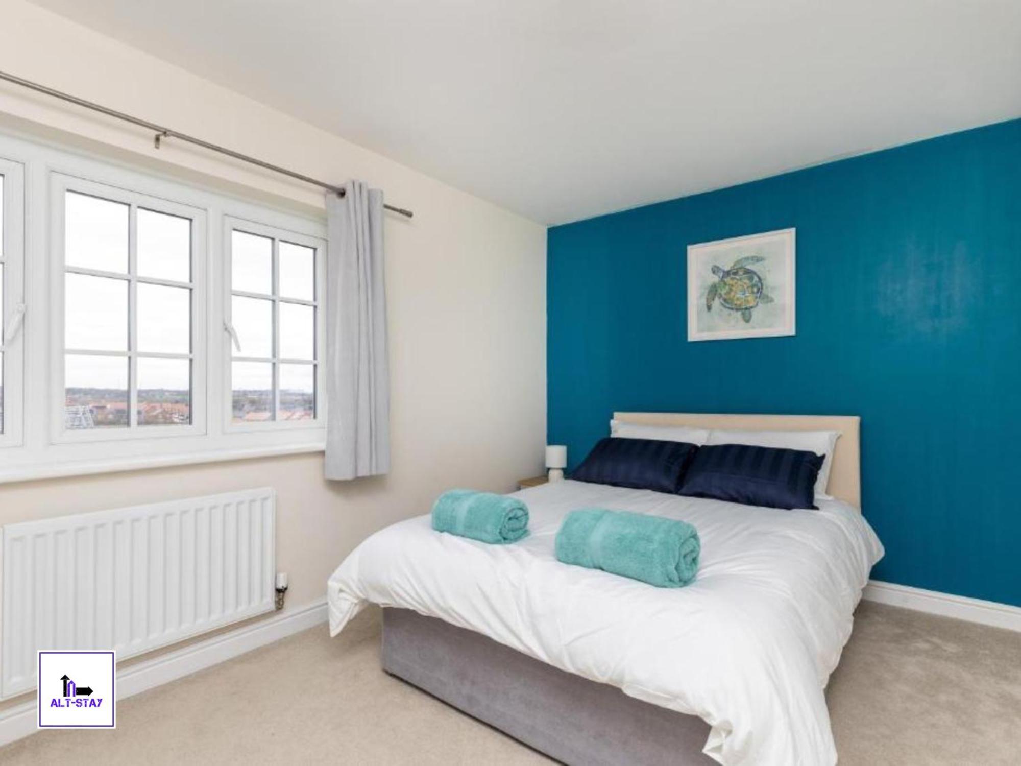 4 Bed 3 Bath - Kirkstall House By Alt-Stay Accommodation - Ideal For Contractors & Remote Workers - Long Stays Welcome 웨이크필드 외부 사진