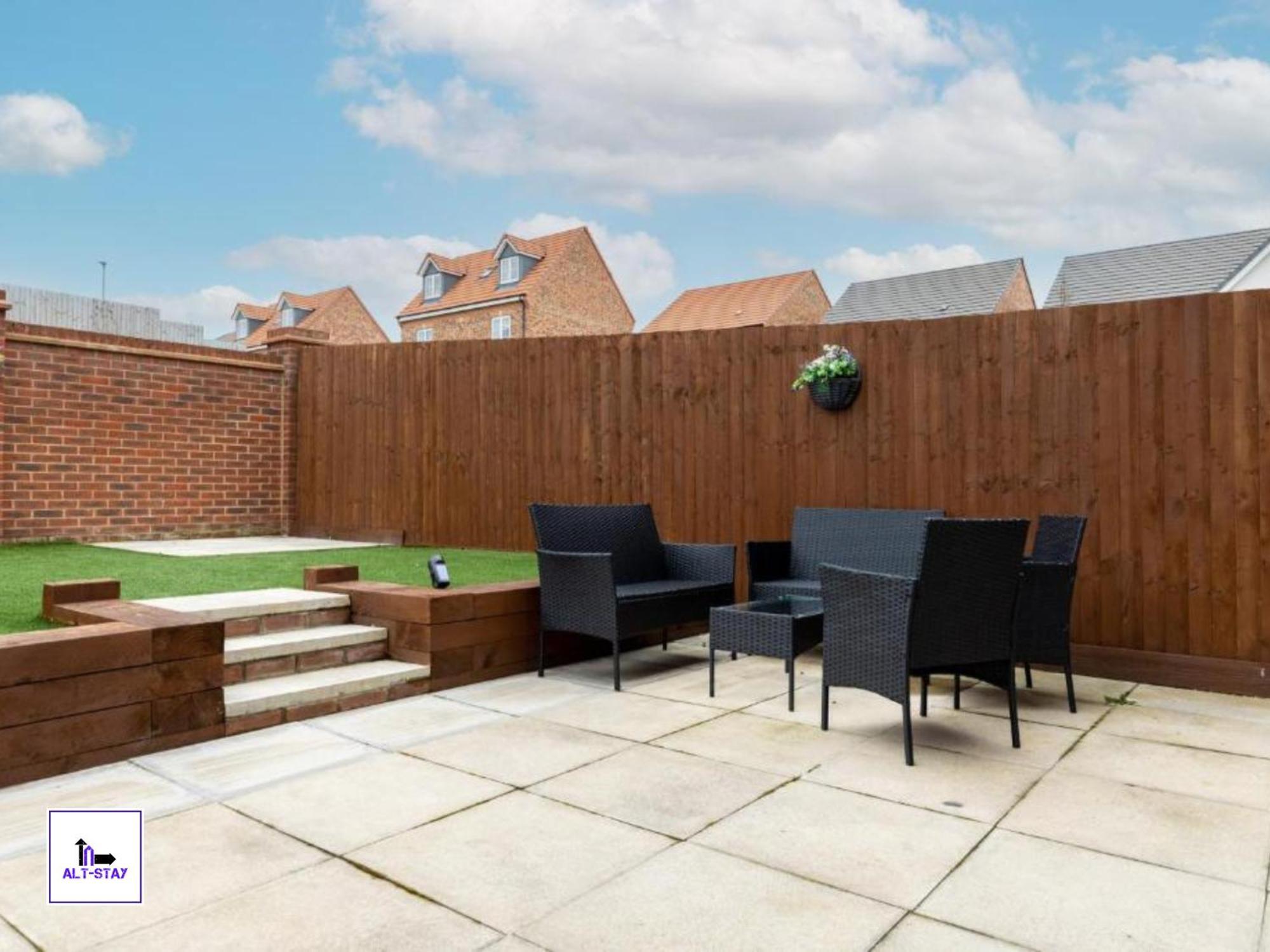 4 Bed 3 Bath - Kirkstall House By Alt-Stay Accommodation - Ideal For Contractors & Remote Workers - Long Stays Welcome 웨이크필드 외부 사진