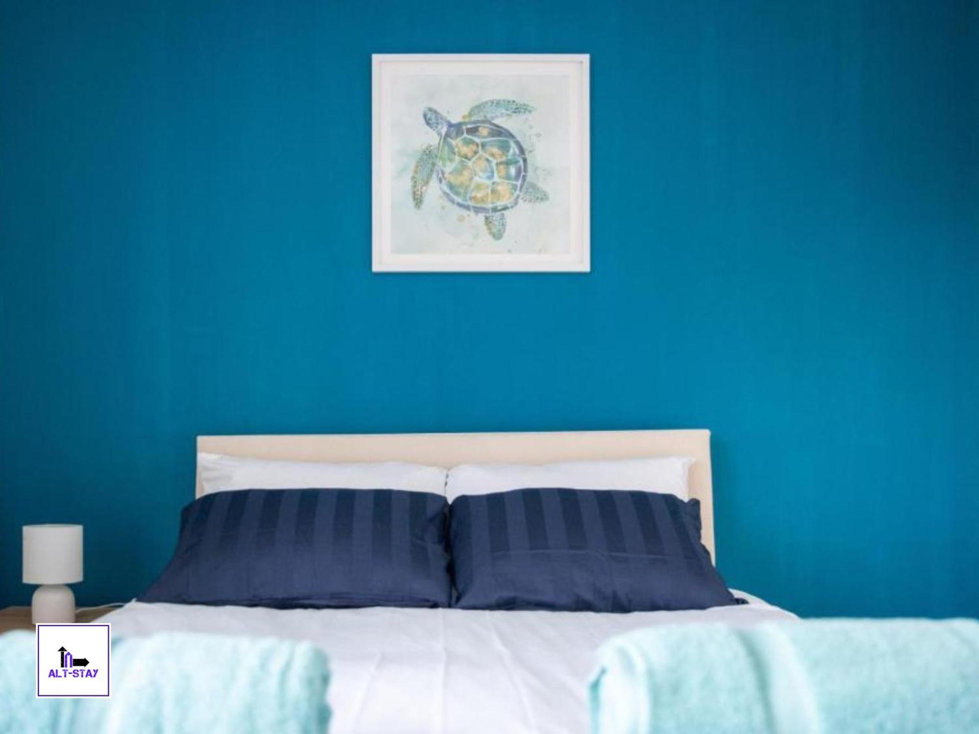 4 Bed 3 Bath - Kirkstall House By Alt-Stay Accommodation - Ideal For Contractors & Remote Workers - Long Stays Welcome 웨이크필드 외부 사진